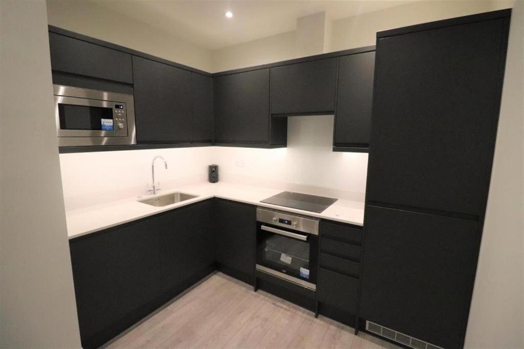 Apartment 30 Mins From London